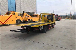 港西镇非事故拖车