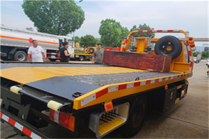 港西镇附近拖车电话号码服务