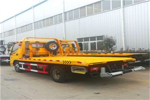 港西镇附近拖车救援搭电