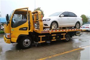 港西镇附近拖车救援24小时服务热线